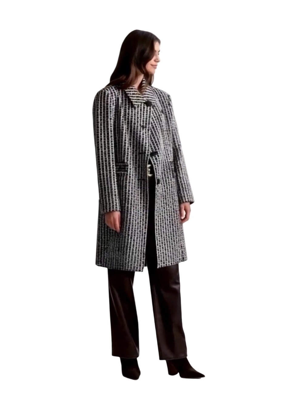 Classiques Entier Geometric Trench Coat | Timeless Tailored Elegance - Picture 9 of 11